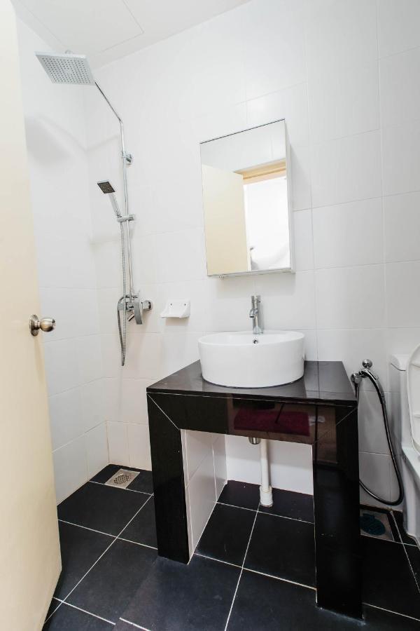 Cozy Homestay With Wifi @Encorp Strand Mall @Alpha Ivf Petaling Jaya Exterior photo