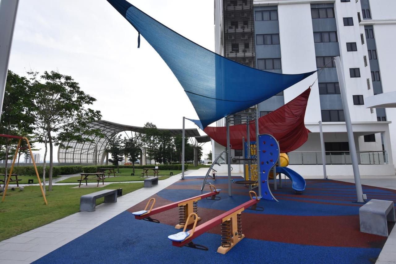 Cozy Homestay With Wifi @Encorp Strand Mall @Alpha Ivf Petaling Jaya Exterior photo
