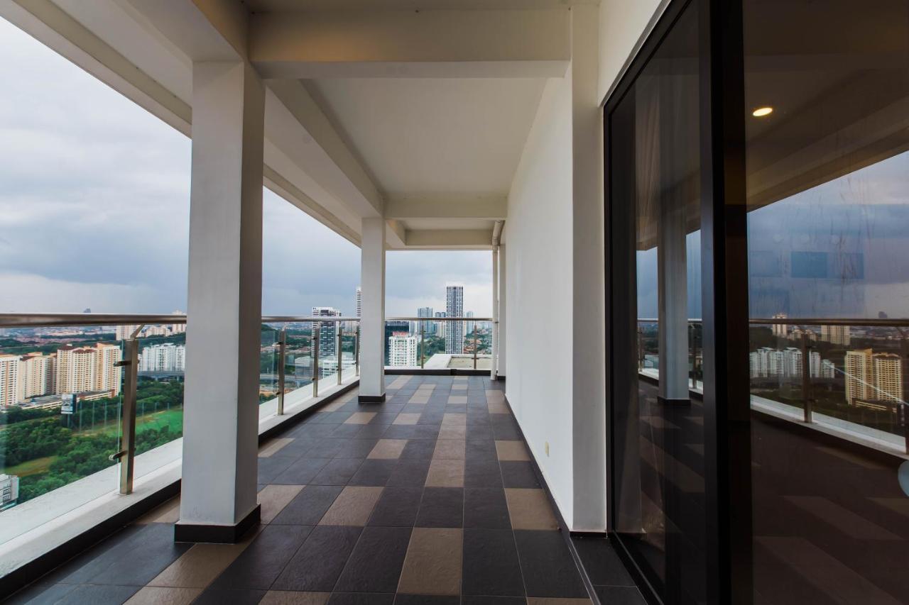 Cozy Homestay With Wifi @Encorp Strand Mall @Alpha Ivf Petaling Jaya Exterior photo