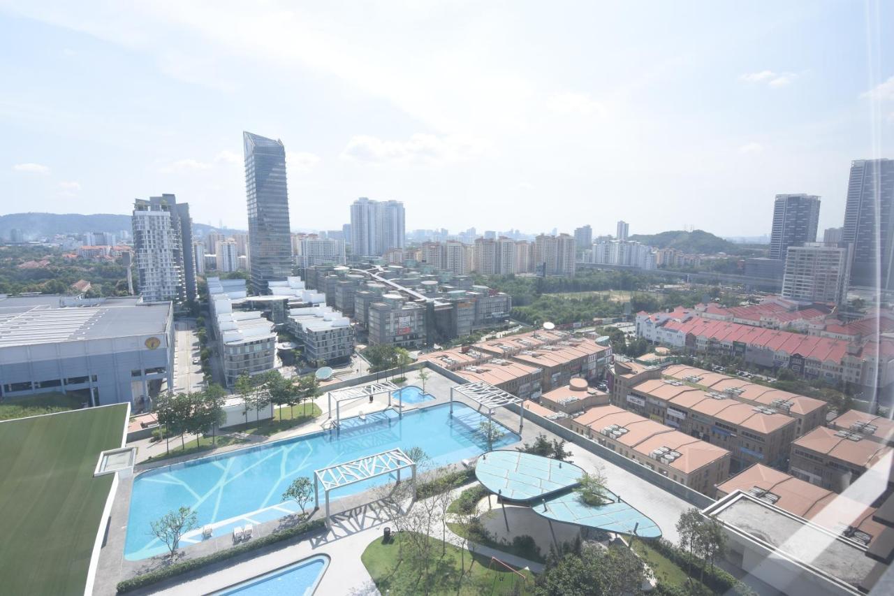Cozy Homestay With Wifi @Encorp Strand Mall @Alpha Ivf Petaling Jaya Exterior photo