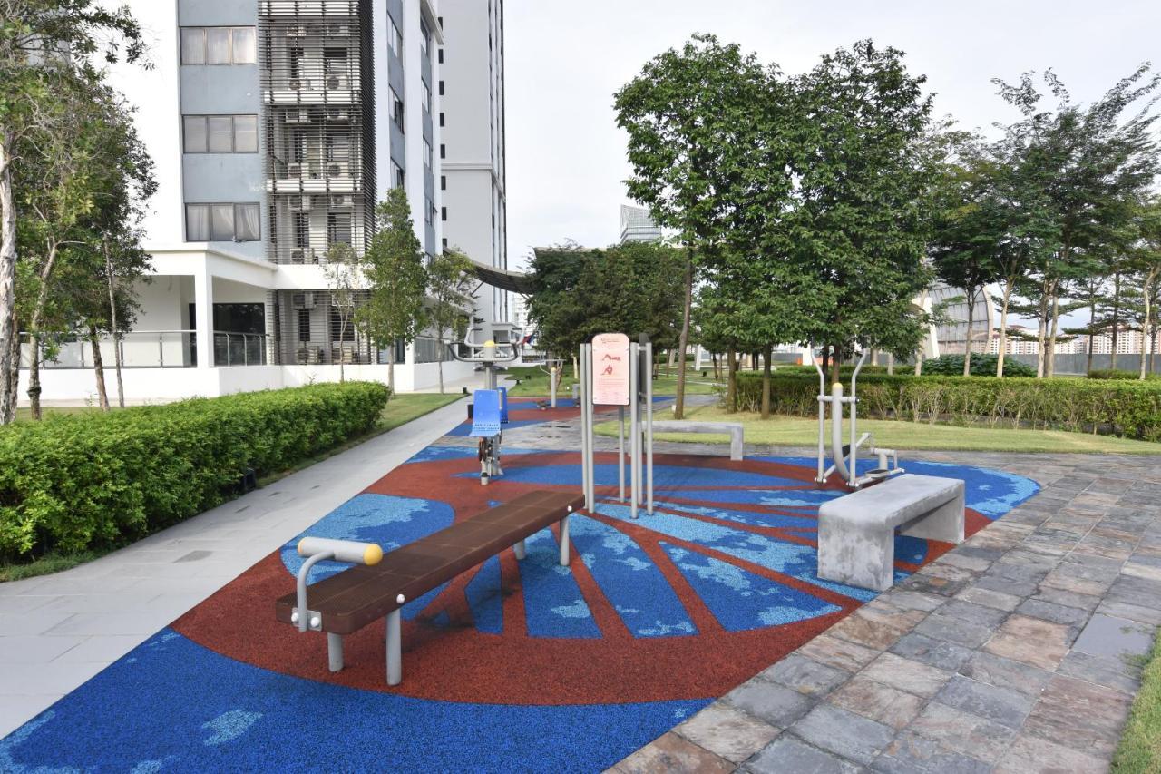 Cozy Homestay With Wifi @Encorp Strand Mall @Alpha Ivf Petaling Jaya Exterior photo