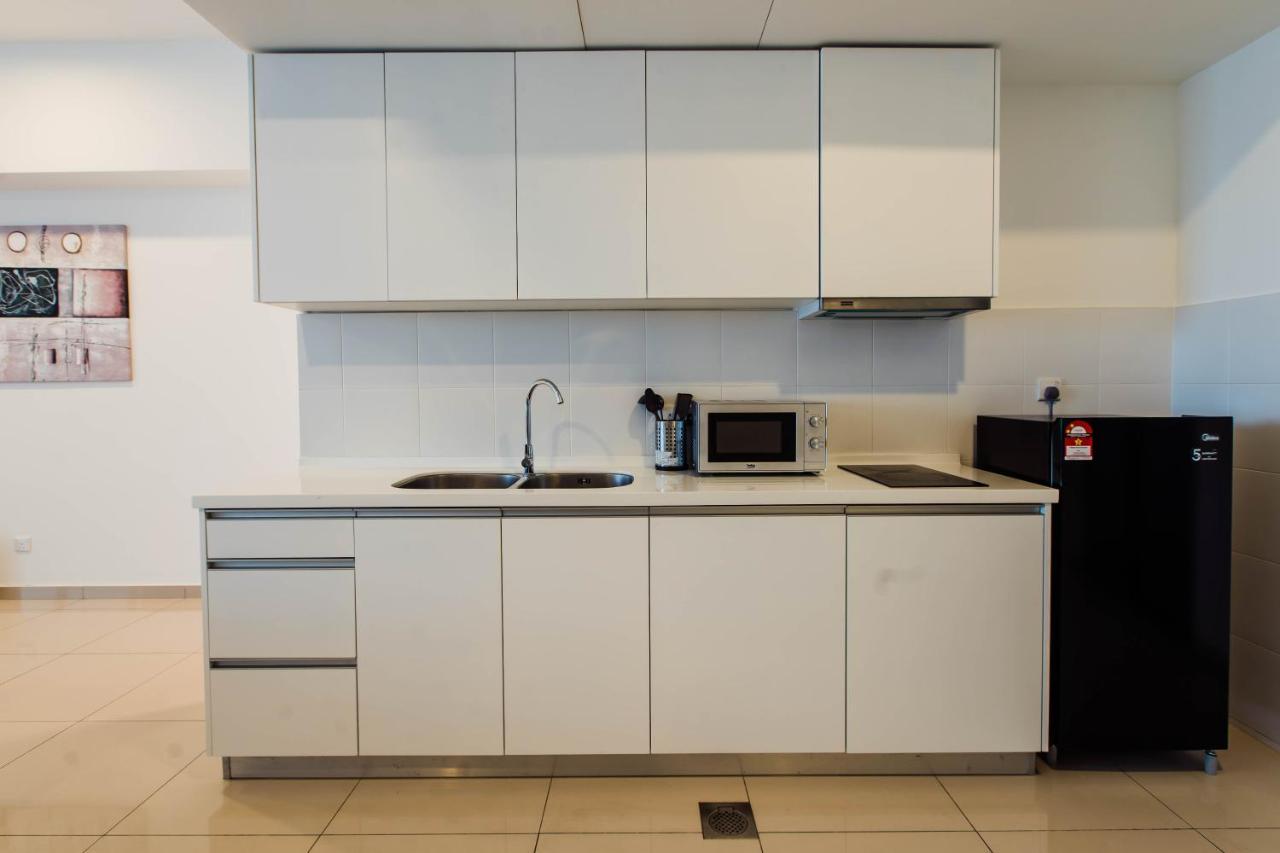 Cozy Homestay With Wifi @Encorp Strand Mall @Alpha Ivf Petaling Jaya Exterior photo