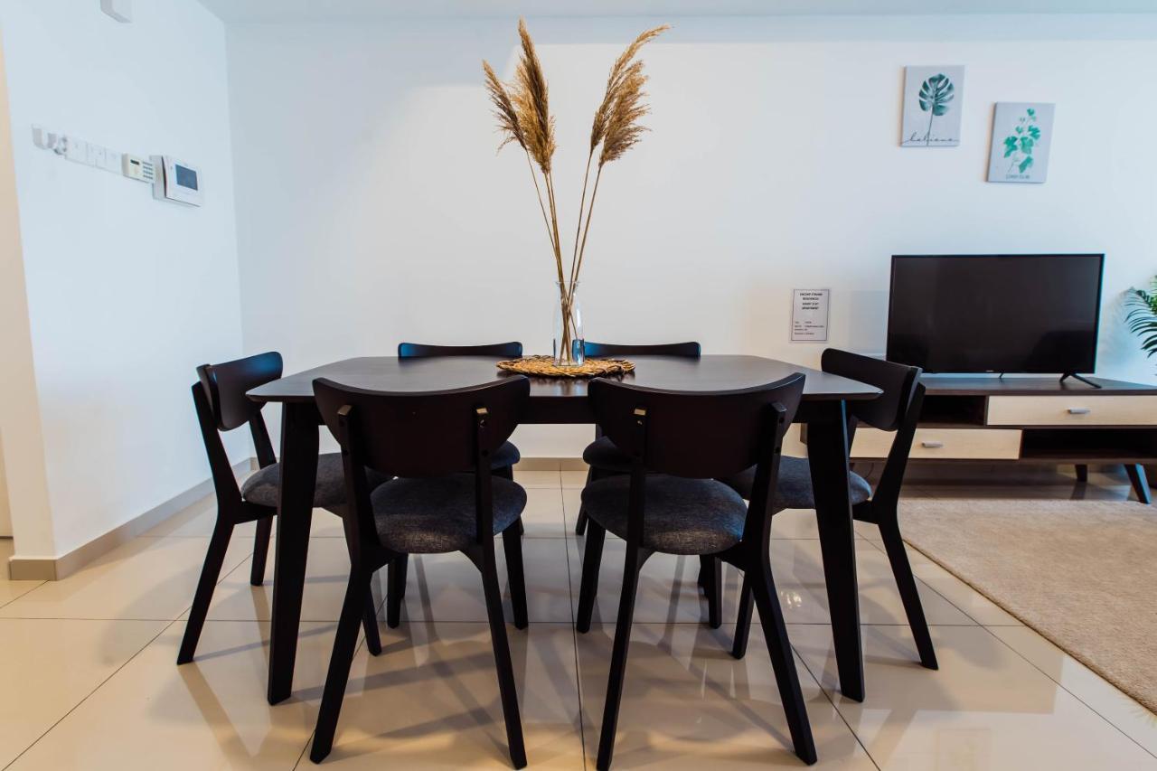 Cozy Homestay With Wifi @Encorp Strand Mall @Alpha Ivf Petaling Jaya Exterior photo